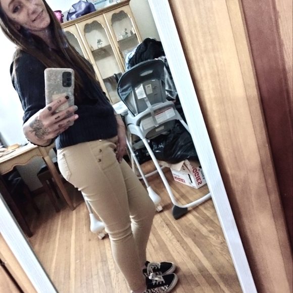 Meet your Posher, Nikole - Picture 8 of 11